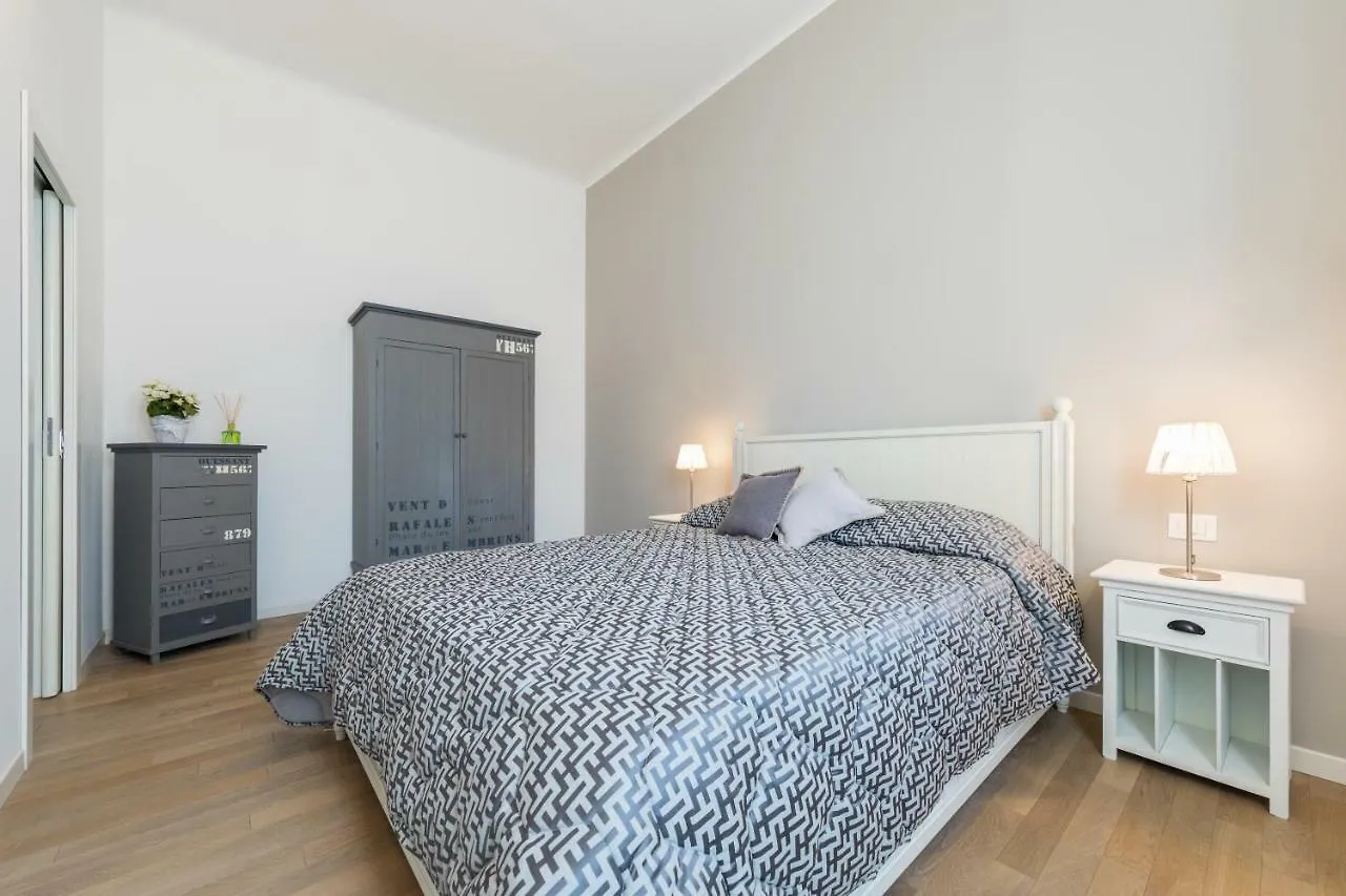 Grado 14 Apartment Milan